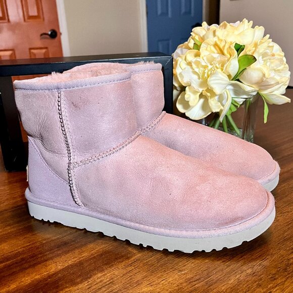 Women's UGG Australia Classic Warm Pink Suede Mini Boots Booties Size 9 - Picture 1 of 6